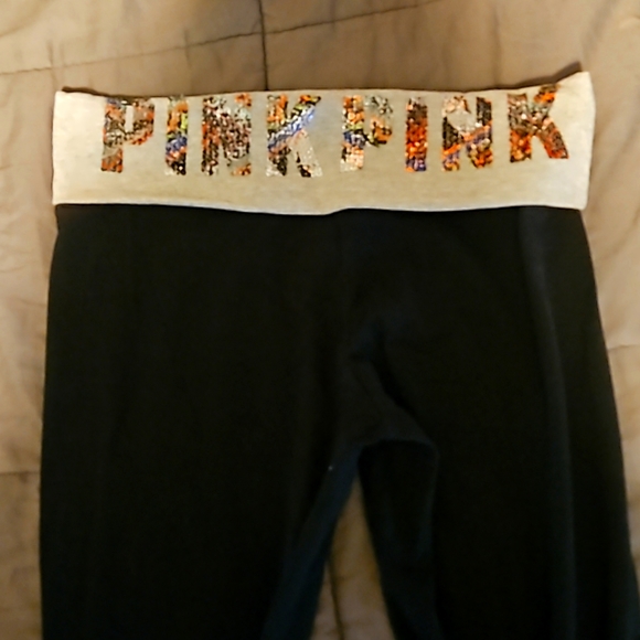 Pink yoga capris - Picture 1 of 2